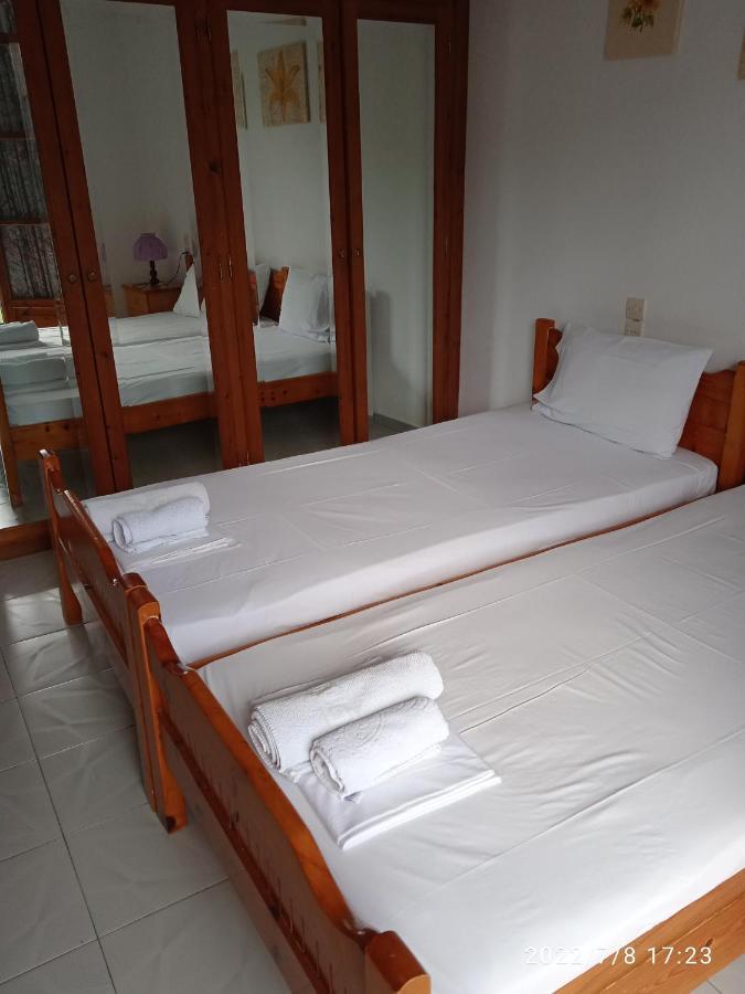 Syraina Apartments Skiathos Town Bagian luar foto