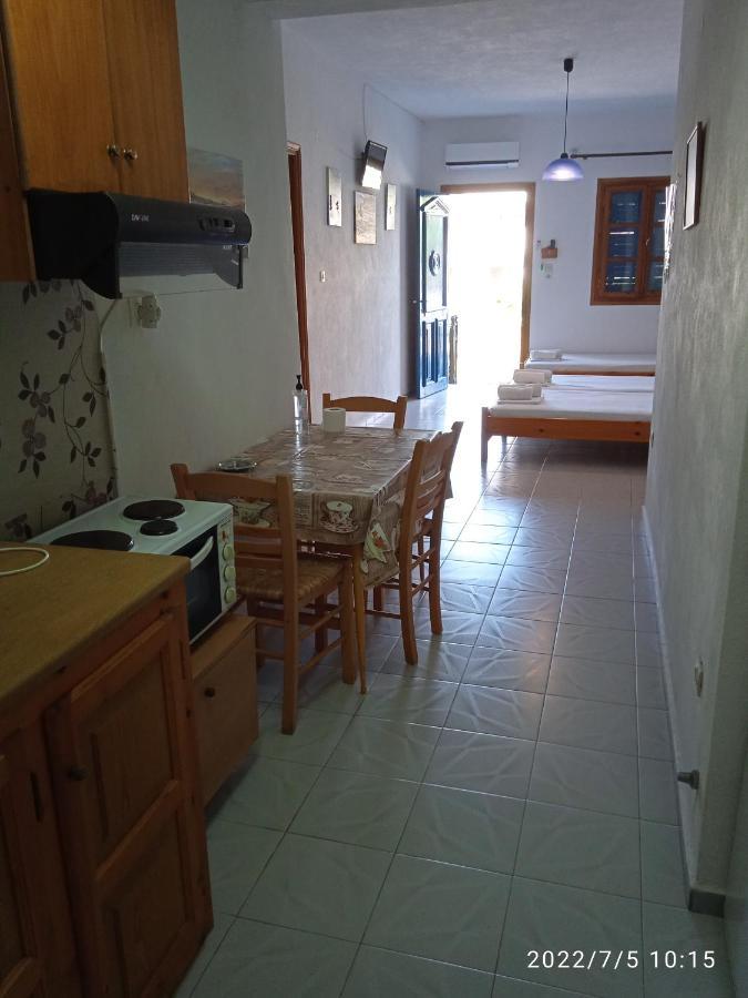 Syraina Apartments Skiathos Town Bagian luar foto