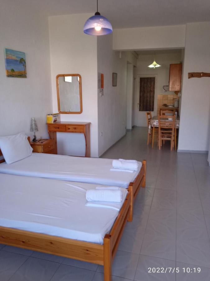 Syraina Apartments Skiathos Town Bagian luar foto