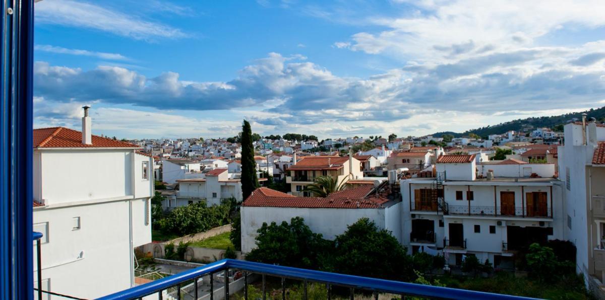 Syraina Apartments Skiathos Town Bagian luar foto
