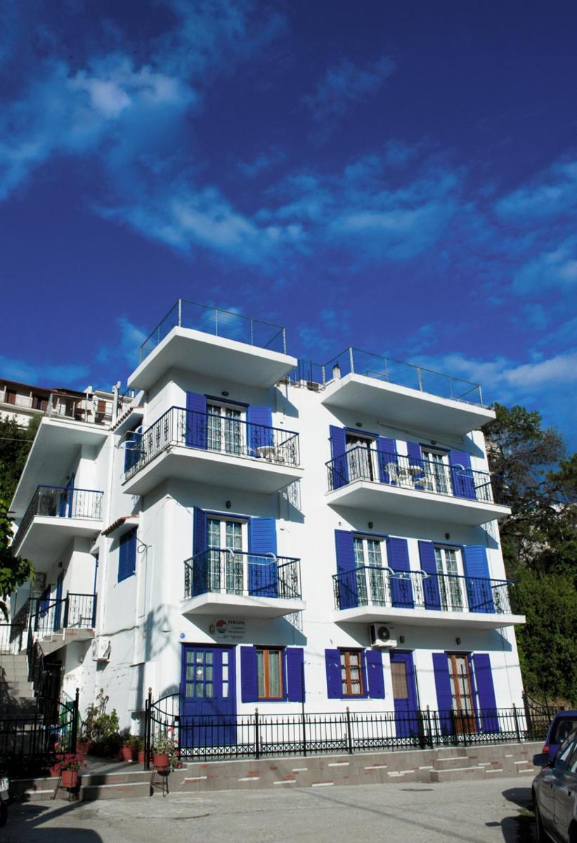Syraina Apartments Skiathos Town Bagian luar foto