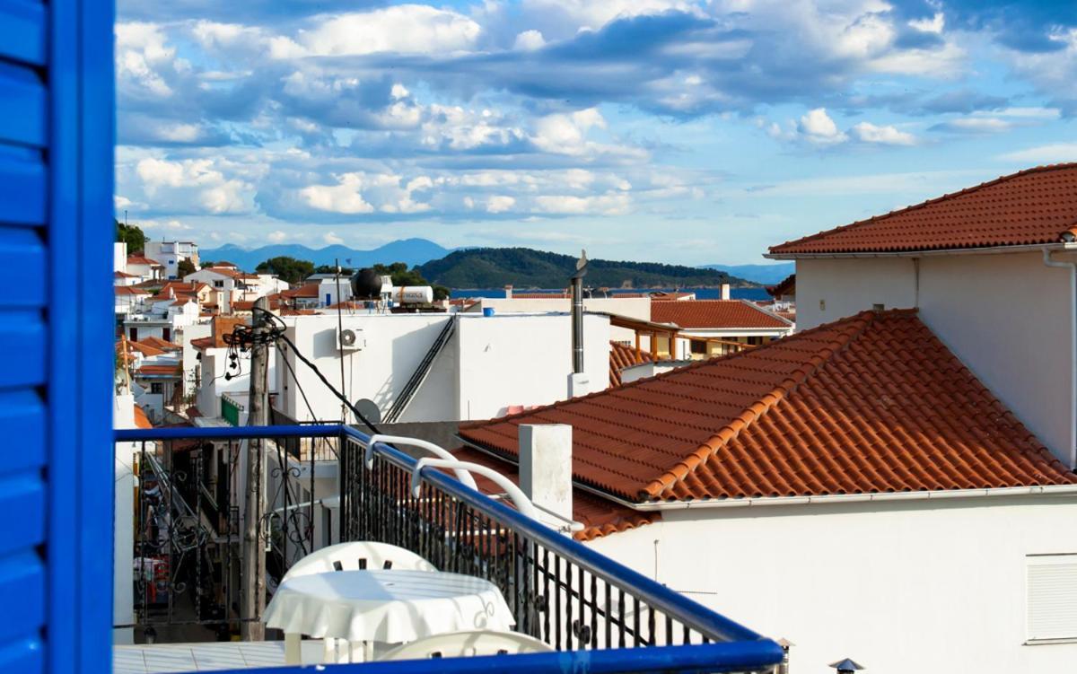 Syraina Apartments Skiathos Town Bagian luar foto