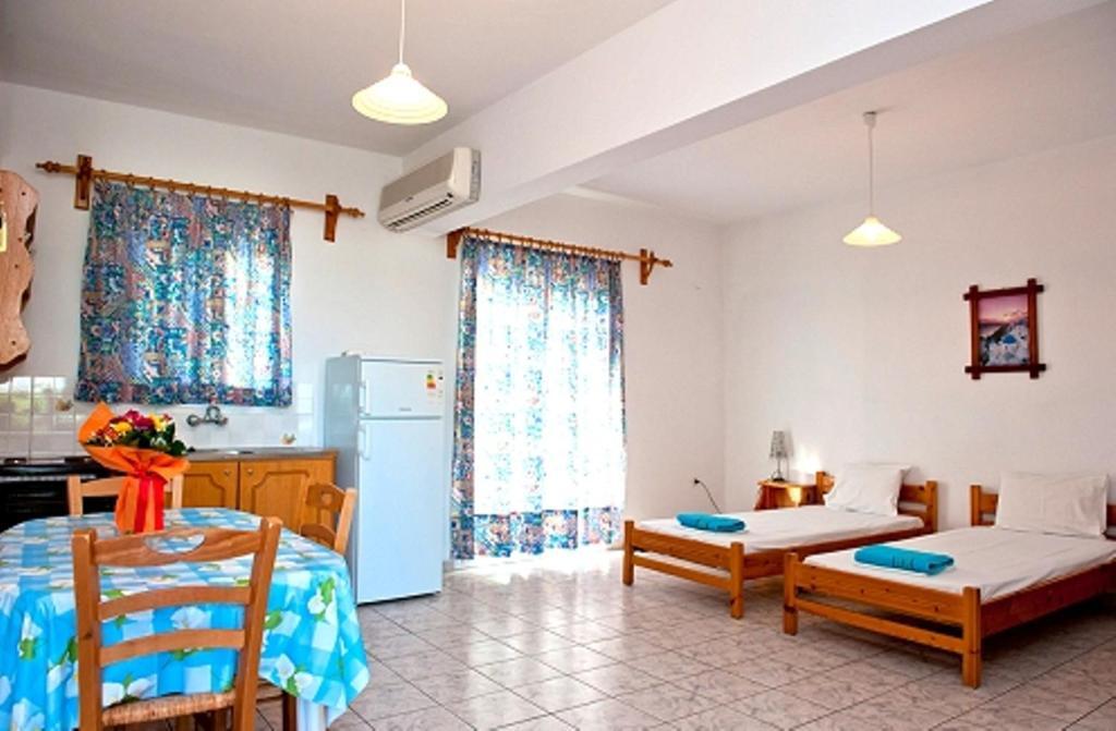 Syraina Apartments Skiathos Town Ruang foto