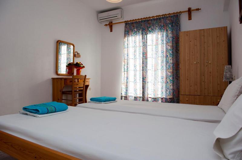 Syraina Apartments Skiathos Town Bagian luar foto