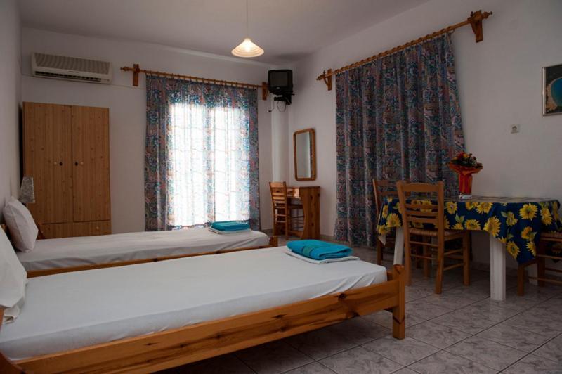Syraina Apartments Skiathos Town Bagian luar foto