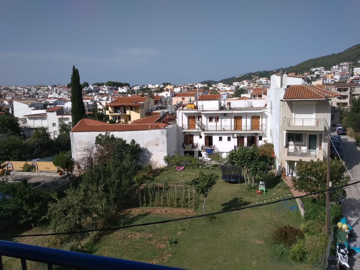 Syraina Apartments Skiathos Town Bagian luar foto