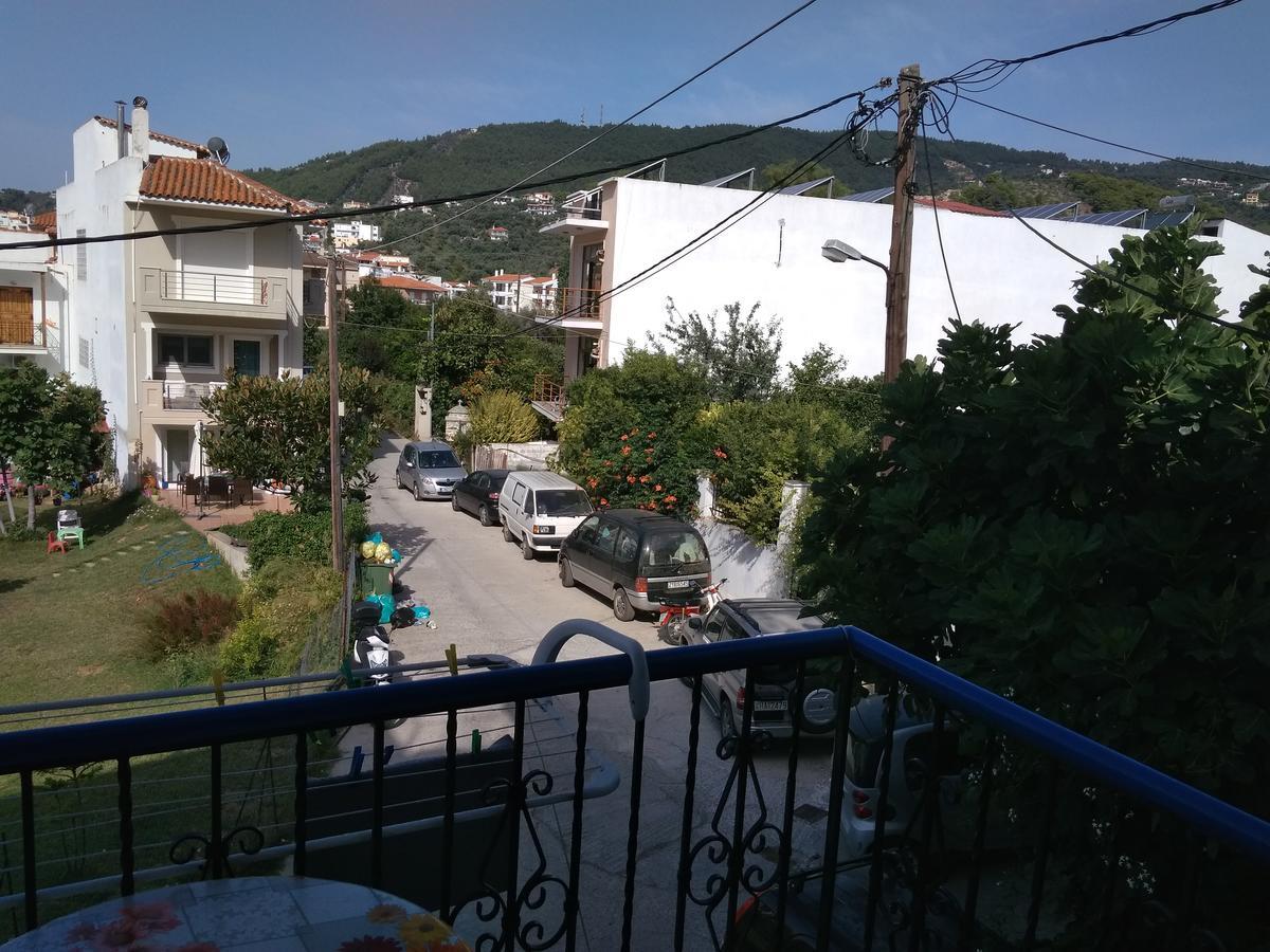 Syraina Apartments Skiathos Town Bagian luar foto