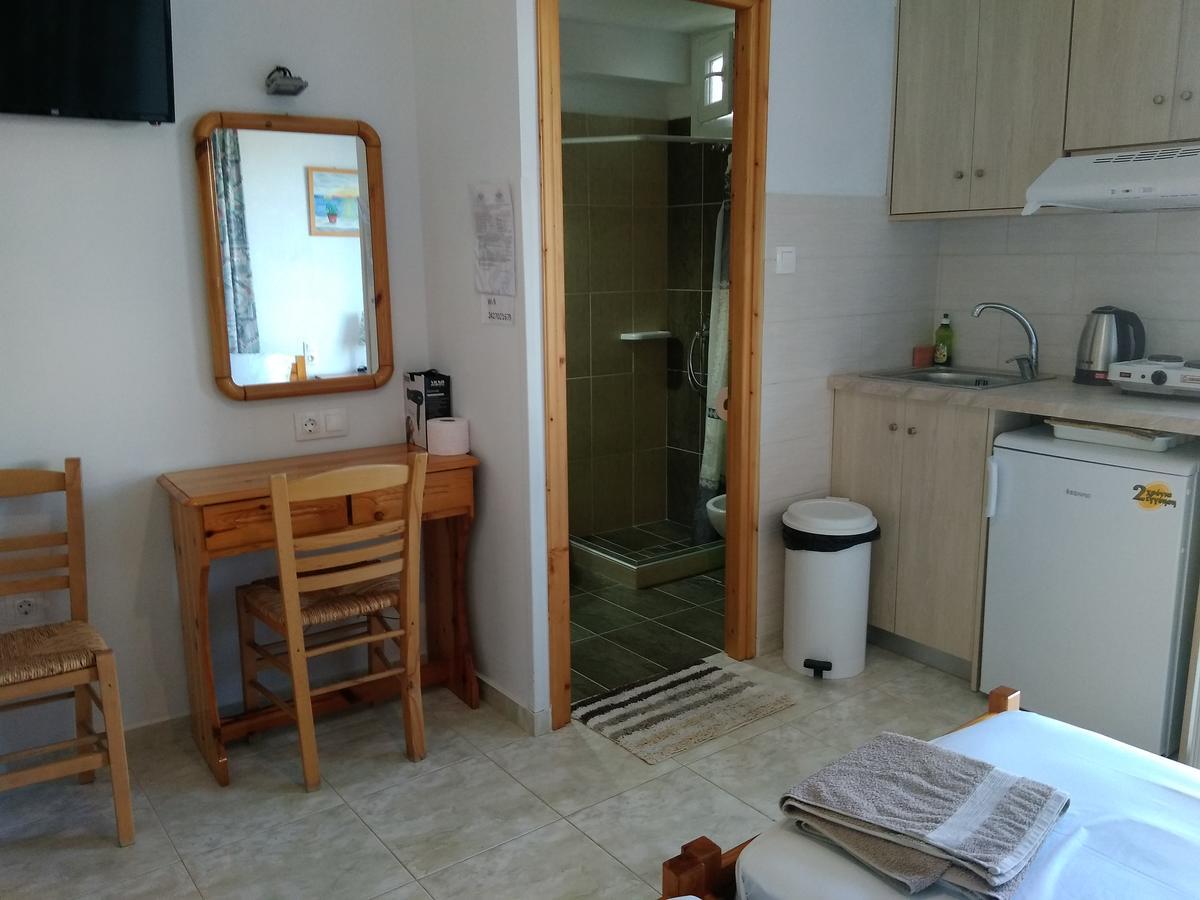 Syraina Apartments Skiathos Town Bagian luar foto